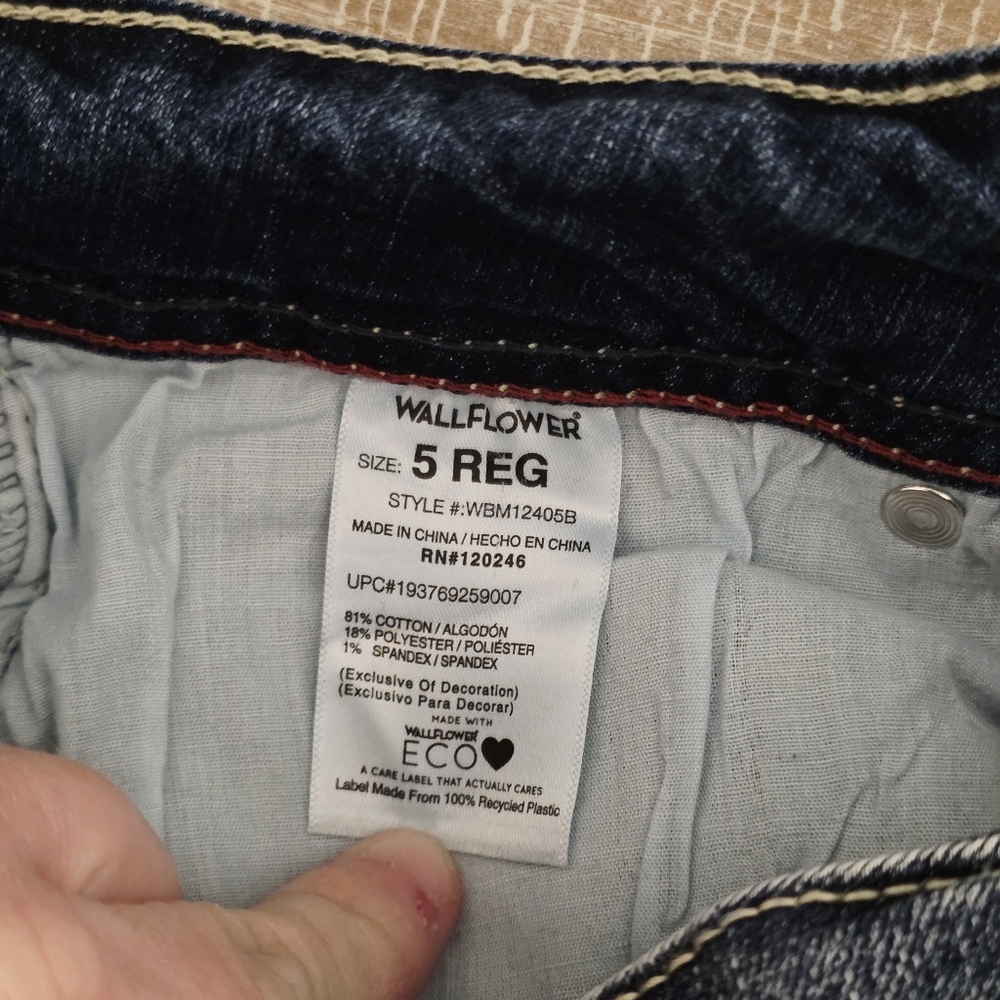WallFlower Luscious Curvy Bootcut Jeans Dark Wash Size 5 Regular - Picture 6 of 6